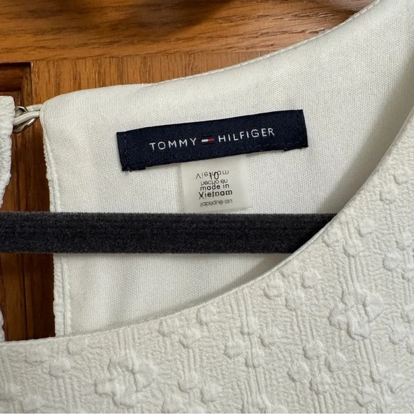 Tommy Hilfiger White Textured Dress - Picture 4 of 5